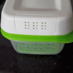 Rubbermaid Food Storage Container Freshware 2.5Cups